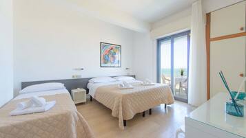 Caja de seguridad en la habitación y sistema de insonorización