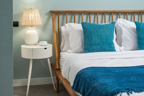 4 Schlafzimmer, Schreibtisch, Bügeleisen/Bügelbrett, Reisekinderbett