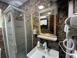 Bathroom - Sunrise Pyramids Inn (Giza)