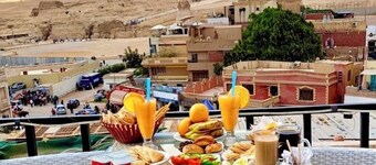 Sunrise Pyramids Inn