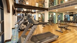 A gym with treadmills, elliptical machines, and weight equipment. - La Casita Hua Hin (Hua Hin)