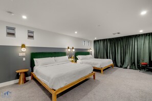 5 bedrooms, desk, iron/ironing board, WiFi