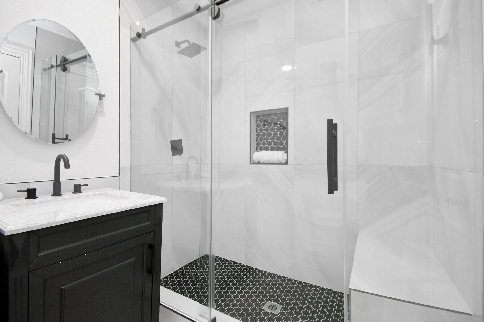 Gallery Townhome, 5 Bedrooms | Bathroom | Hair dryer, towels