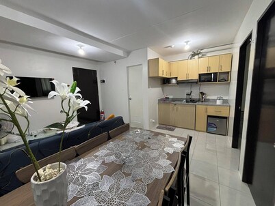 Casa Moanna 2-bedroom Condo Unit with Netflix and AC in Mandaue City, Cebu