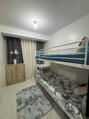 2 bedrooms, desk, free WiFi, bed sheets