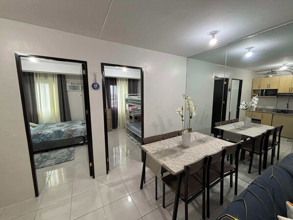 2 habitaciones, escritorio, wifi gratis y ropa de cama