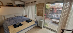 1 chambre, fer et planche à repasser, Wi-Fi, draps fournis