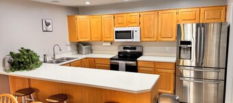 Spacious 3BR Townhome—Perfect for Families & Relaxing Getawaysn lively Provo