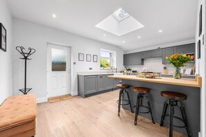Fridge, microwave, oven, stovetop - Little Hawkcliffe Retreat | Hot Tub & Parking (West Yorkshire)