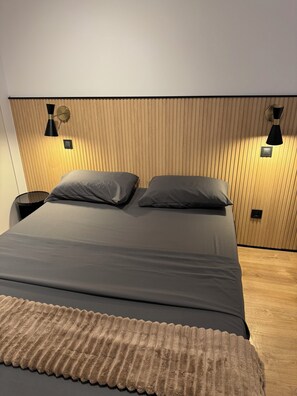 Room - Plaza de el Rey (Madrid)