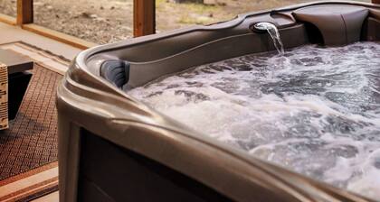 River Pines Retreat! Cozy 4-bedroom cabin on the Shenandoah River.