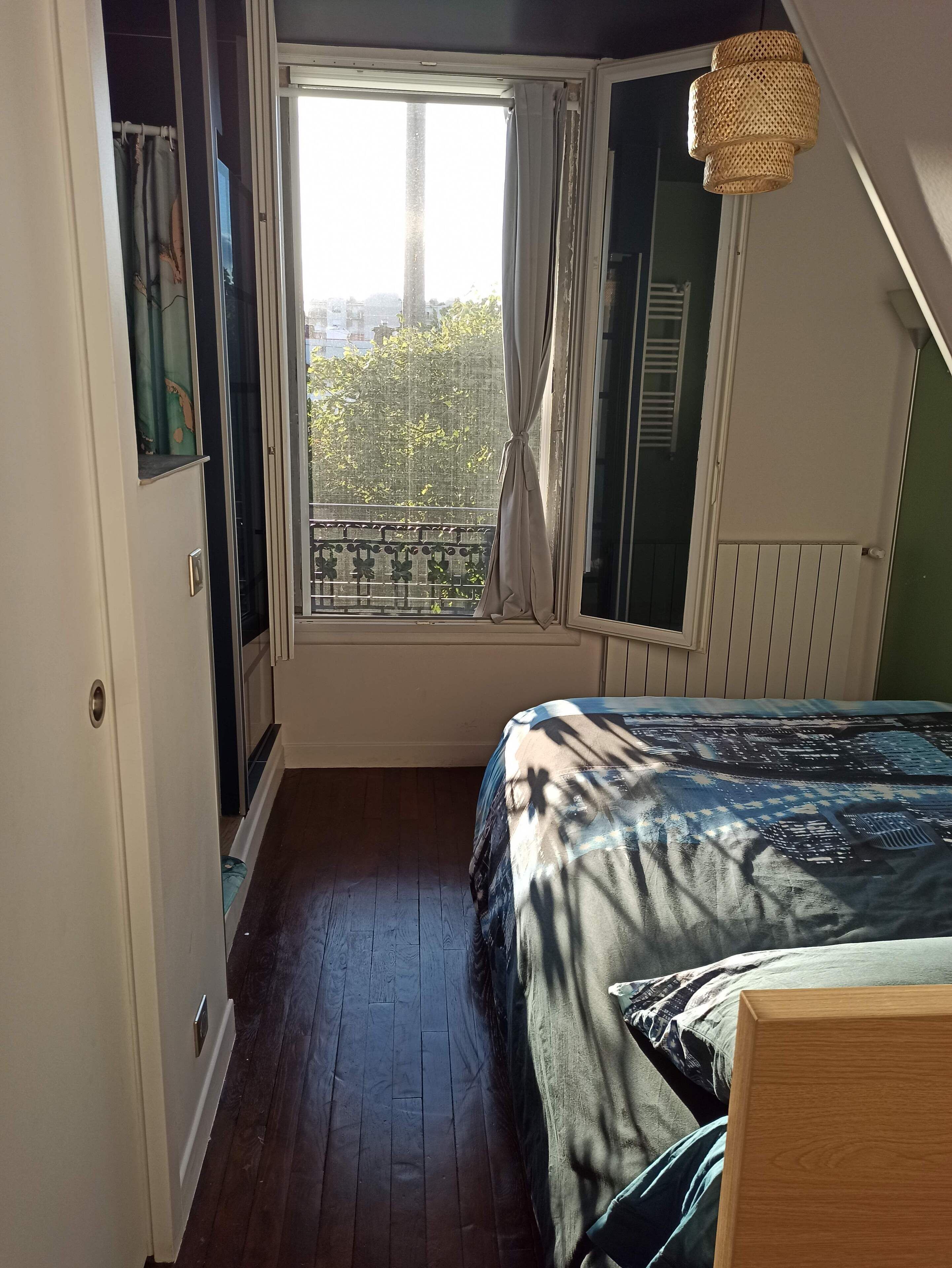 1 chambre, coffres-forts dans les chambres, fer et planche à repasser