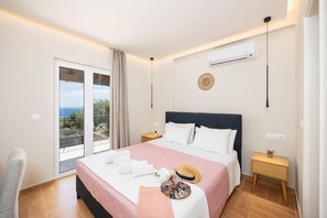 3 bedrooms, iron/ironing board, travel crib, WiFi