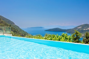 Pool - Villa Inna - Three Bedroom Villa, Sleeps 6 (Lefkada)