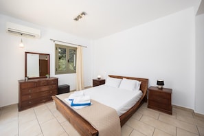 3 bedrooms, iron/ironing board, WiFi - Villa Inna - Three Bedroom Villa, Sleeps 6 (Lefkada)