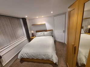 3 bedrooms, iron/ironing board, WiFi, bed sheets - The Grand near Etihad and Coop Live (Droylsden)