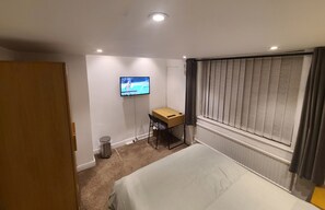 3 bedrooms, iron/ironing board, WiFi, bed sheets - The Grand near Etihad and Coop Live (Droylsden)