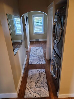 Interior - Spacious 4-bedroom 2 Bath in central Wilmington.
with Hot Tub.  (Wilmington)