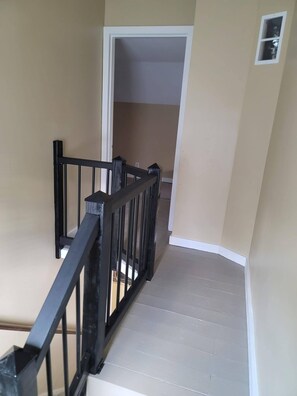 Interior - Spacious 4-bedroom 2 Bath in central Wilmington.
with Hot Tub.  (Wilmington)