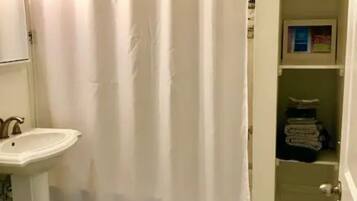 風筒、提供毛巾、番梘、洗頭水