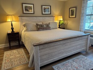 1 slaapkamer, een strijkplank/strijkijzer, gratis wifi, beddengoed