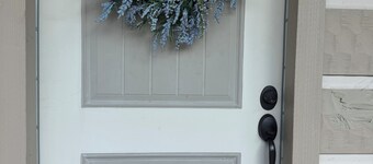 COZY CONDO ON RIVER/MINUTES TO GREAT SMOKEY MTS/TUBING/BIKING/HIKING TRAILS