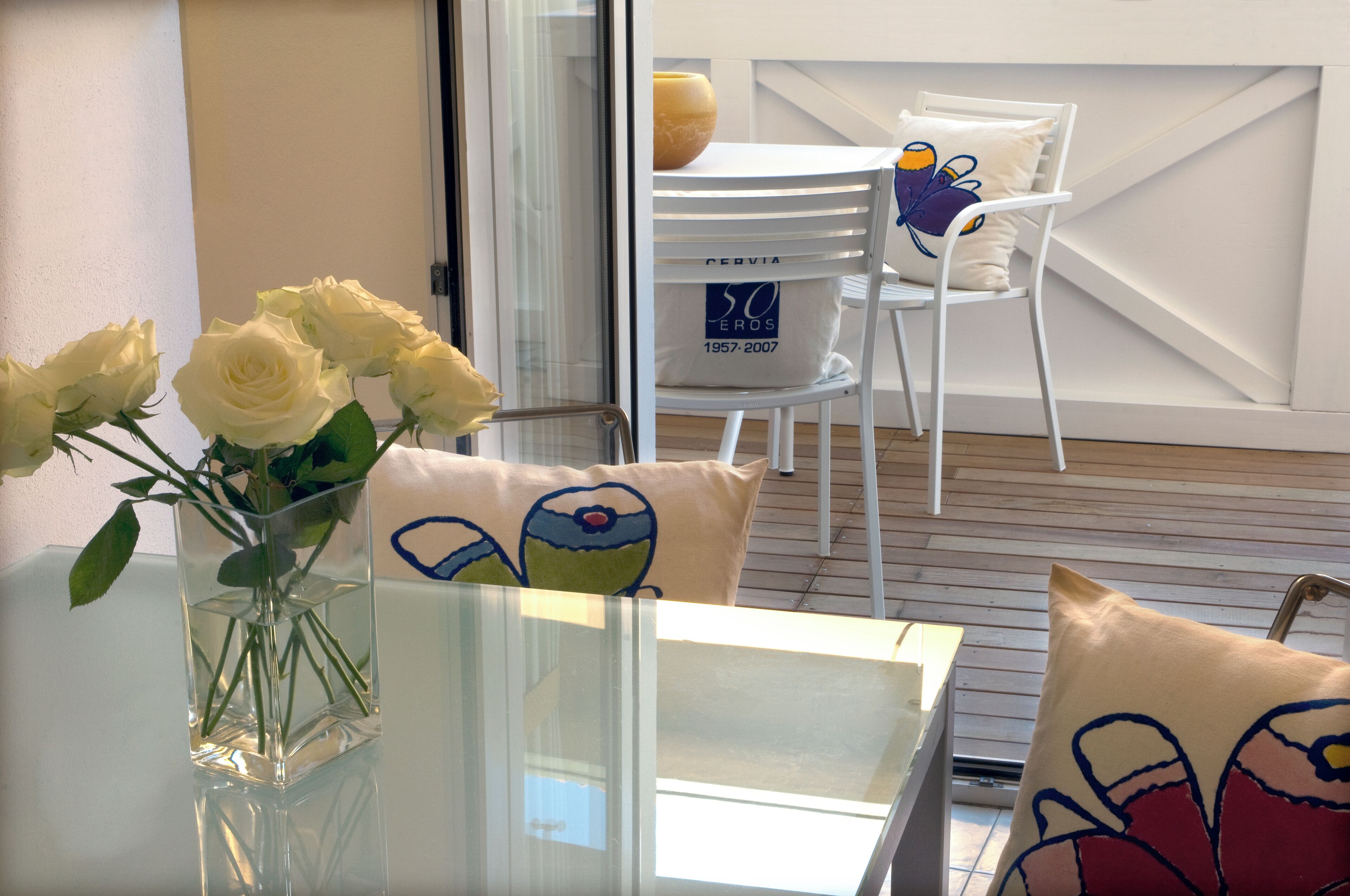 Kondo Deluks, tepi pantai | Area keluarga | TV