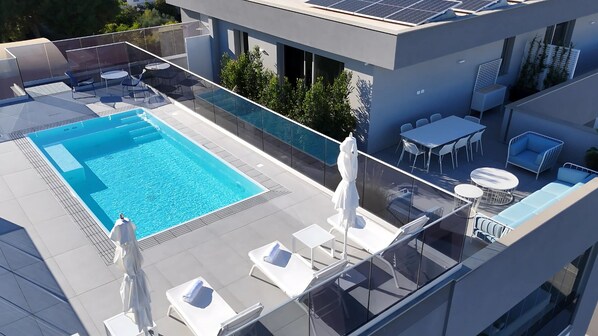 Outdoor pool, a heated pool