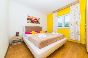 2 soverom, strykejern/-brett, internettilgang og sengetøy