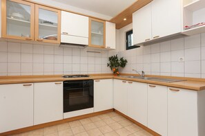 Frigorifero, forno, pentole/stoviglie/utensili