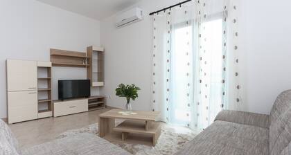 Sunny Elegant Apartments in Trogir - Standard Three Bedroom Apartment with Balcony