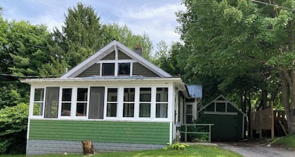 Tranquil bungalow with WiFi in charming Bridgton