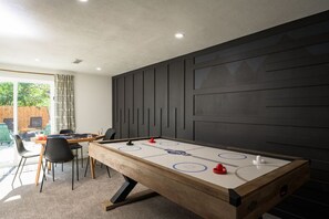 Spielezimmer