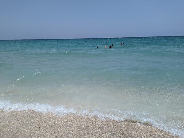 Am Strand, Liegestühle, Strandtücher