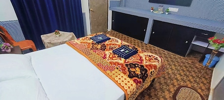 Deluxe Double or Twin Room | Premium bedding, in-room safe, desk, laptop workspace