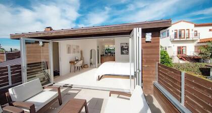 Modern Hillside Oasis with Jacuzzi, Ocean Views, BBQ, EV Charger, Treetop Master