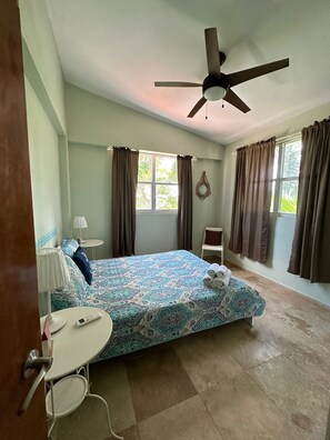 6 dormitorios, tabla de planchar con plancha, wifi y ropa de cama
