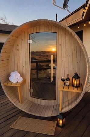 Terrace/patio - 2 Acre  Retreat, Sauna, Fire pit, Decks, Views, 35 Min to Zion, 45 GC, 45-Bryce (Kanab)