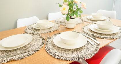 Full House Family Retreat at The Hillside! W/ Parking & Near EWR & NYC