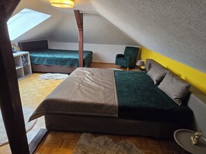 1 slaapkamer, een bureau, gratis wifi, beddengoed
