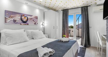 Beautiful apartment in Vodice with swimming pool