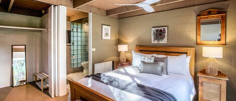 Silitysrauta/-lauta, ilmainen Wi-Fi, vuodevaatteet