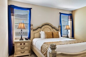 8 habitaciones, tabla de planchar con plancha, wifi y ropa de cama 