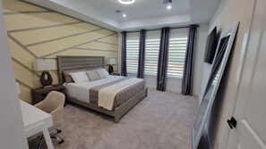 3 sovrum, skrivbord, strykjärn/strykbräda och gratis wi-fi