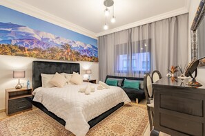 2 bedrooms, in-room safe, desk, iron/ironing board