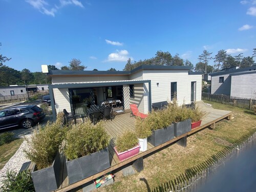 Luxury cottage chalet with swimming pool and internet near the sea 