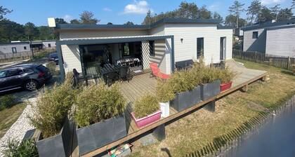 Luxury cottage chalet with swimming pool and internet near the sea