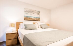 3 bedrooms, travel cot, free WiFi, bed sheets - Cozy apartment in Santa Margalida (Santa Margalida)