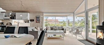 Beautiful home in Juelsminde with sauna