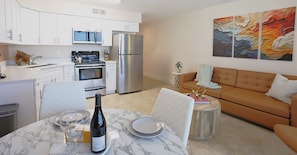 Interior - Casa Playa #103 Beach Front "Tide's Whisper" - Pet Friendly (Fort Myers Beach)